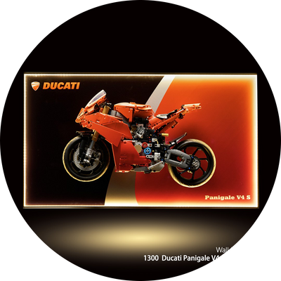Wall-mounted display case for LEGO® Technic motorcycles – fits Ducati, BMW M 1000 RR, Yamaha MT-10 and more. Dust-free and perfect for UK collectors.